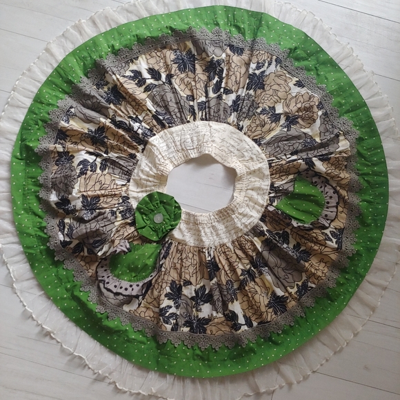 Mustard Pie EUC Holiday Top, Skirt, Triple Ruffle Leggings, dot Mesh Leggings - Picture 8 of 15